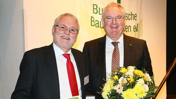 Dr. Hein­rich Lösing wurde auch mit der Ehrennadel vom BdB ausgezeichnet. Bild: BdB.
