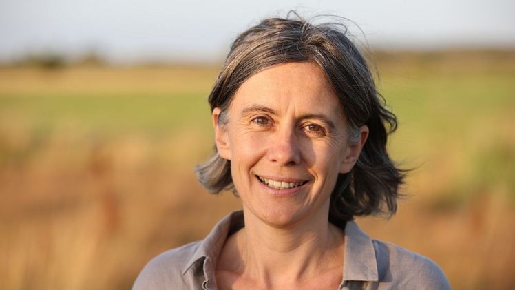 Dr. Franziska Tanneberger: Eine der weltweit einflussreichsten Forschenden zu Mooren und deren Rolle beim Schutz von Klima und Biodiversität sowie designierte Trägerin des Deutschen Umweltpreises 2024. Bild: © Markus Große Ophoff | DBU.