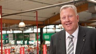 Markus Baum, Vorstandsvorsitzender der Baumaterialien-Handelsgesellschaft AG (Bayreuth), übernimmt den Vorsitz des hagebau Franchisenehmerbeirats. Bild: Baumaterialien-Handelsgesellschaft AG. Markus Baum, Vorstandsvorsitzender der Baumaterialien-Handelsgesellschaft AG (Bayreuth), übernimmt den Vorsitz des hagebau Franchisenehmerbeirats. Bild: Baumaterialien-Handelsgesellschaft AG.