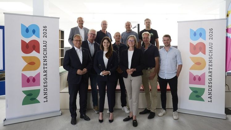 Die Wohlfühlgärtner haben in den Räumlichkeiten der Landesagrtenschau Neuss 2026 ihre Entwürfe vorgestellt. Bild: © LAGA Neuss 2026 GmbH & Daniel Koebe.