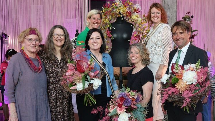 Von links, vorne: Sybille Haussmann, Conny Stoppa, Anja Ersing, Doris Heine, Michael Lang, hinten von links: Claudia Ohlinger und Tanja Schirmer. Foto: Landesgartenschau / sum.