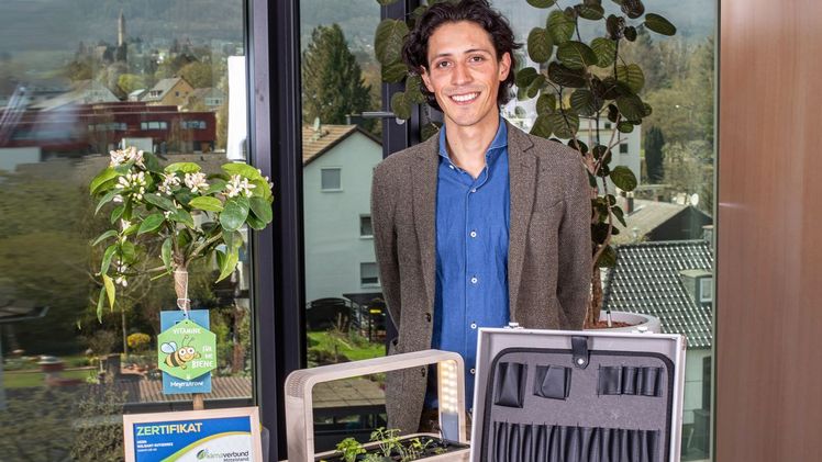 SAGAFLOR AG-Klimaprofi Roldany Gutierrez freut sich auf seinen Einsatz. Bild: SAGAFLOR.