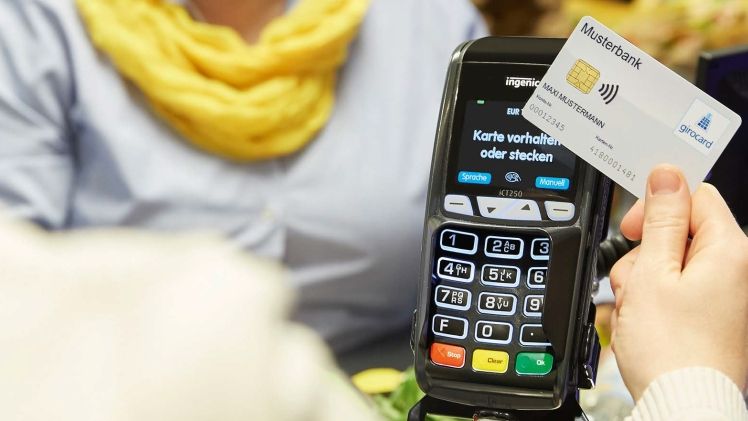 Kontaktlos bezahlen. Bild: Handelsverband Deutschland / girocard.