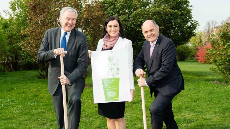Landesrat Martin Eichtinger, Bundesministerin Elisabeth Köstinger und Nationalratspräsident Wolfgang Sobotka. Bild: BMNT/Paul Gruber.