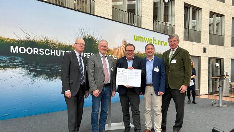 Umweltministerium, Land- und Forstwirtschaft unterzeichnen gemeinsame Vereinbarung für mehr Moorschutz. Bild: ©MUNV NRW.