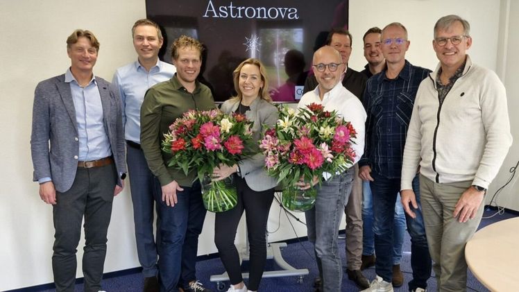 V.l.n.r. : Jurjan van der Laarse (Coloríginz), Maarten Goos (Royal Van Zanten), Robin van der Knaap (Together2Grow), Esther Mooij (Coloríginz), Bob Goedemans (Coloríginz), Rick Kroon (Royal Van Zanten), Peter Wouters (Royal Van Zanten), Fedor van Veen (Together2Grow) und Joost Kos (Royal Van Zanten). Bild: DFG.