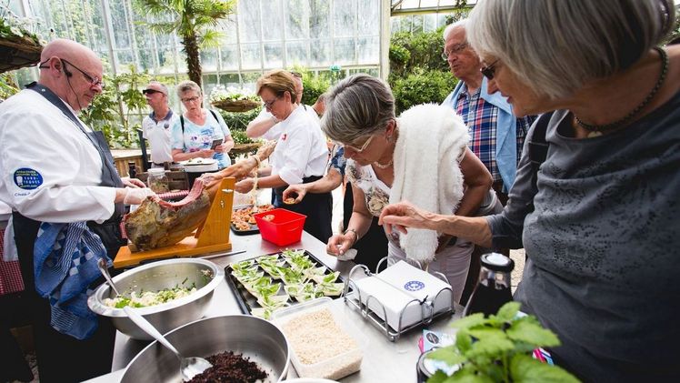 Kulinarische Köstlichkeiten in den Schlossgärten Arcen. Bild: Schlossgärten Arcen.