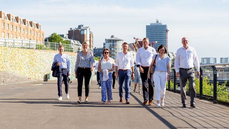 Abgeordnete im Anmarsch: Die Verbände freuten sich über den Besuch der Politikerinnen und Politiker, um gemeinsam ins Gespräch zu kommen. Bild: VGL NRW.