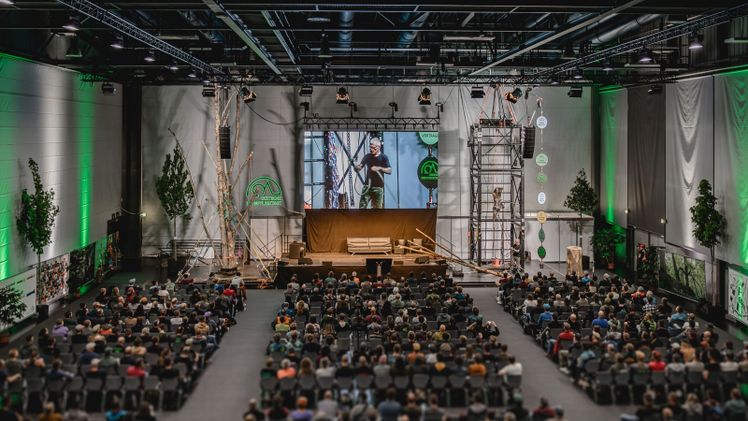 Die Deutschen Baumpflegetage 2026 waren erneut vielfältig und international: Die 3.450 Teilnehmenden aus 35 Nationen konnten unter 46 Fachvorträgen und Praxisvorführungen wählen. Foto: Deutsche Baumpflegetage.