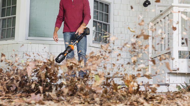 Der neue WORX WG585E Akku-Laubbläser LeafJet. Alle Bilder: WORX.