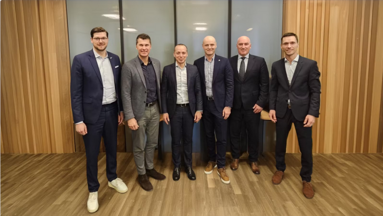 v.l.n.r.: Bastian Dieth, Frank Staffeld, Jure Kapetan, Rober Bizjak, Miha Kravanja und Peter Sedej. Bild: hagebau.