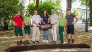 Gemeinsam für die Stadt der Gärten: Die Teams der OÖ Landesgartenschau Wels 2027 und der Stadtgärtnerei arbeiten Hand in Hand. Bild: Stadt der Gärten/Daniel Hinterramskogler. 