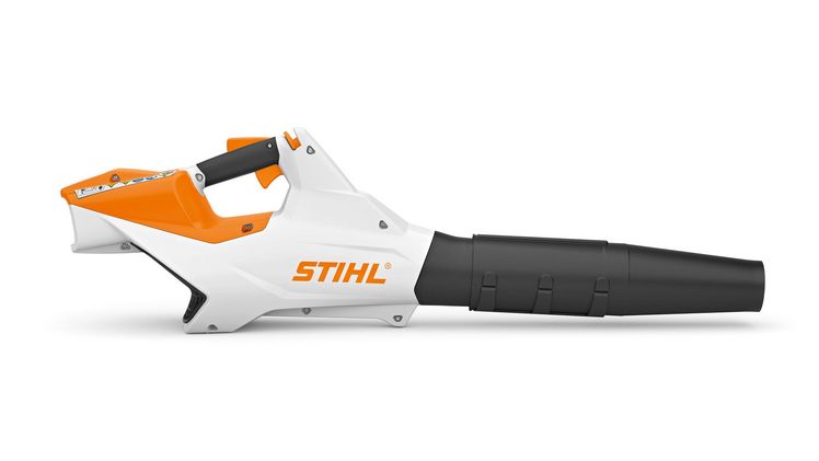 Hohe Blasleistung und geringes Gewicht, stufenlose Drehzahlregulierung und eine perfekte Gerätebalance: All das und noch viel mehr macht das Blasgerät BGA 86 von STIHL zum wertvollen Partner im Kampf gegen große Mengen von Laub, Gras und Papiermüll. Bild: STIHL.
