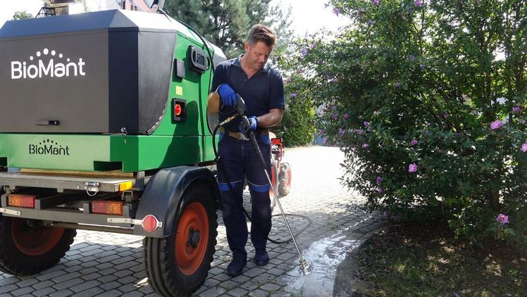 Die Mantis ULV-Sprühgeräte GmbH präsentiert  das neue BioMant-Flex zur Wildkrautbeseitigung mit Heißwasser. Bild: Mantis.