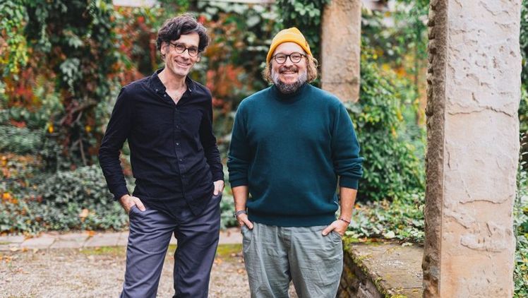 Ole Saß (links) und Sebastian Sowa (rechts) sind die neuen Professoren am Institut für Freiraumentwicklung an der Hochschule Geisenheim. Bild: Woody T. Herner/Hochschule Geisenheim.