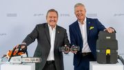 Michael Traub, Vorsitzender des Vorstands der STIHL AG und Hartmut Jenner, Vorsitzender des Vorstands der Alfred Kärcher SE & Co. KG. Bild: STIHL / Kärcher.