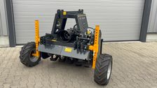 Fräse mit hydraulischem Ausräumer. Bild: Harlander Landtechnik.