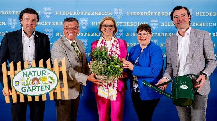 "Natur im Garten" Geschäftsführer Matthias Wobornik, Reinhard Kittenberger, Johanna Mikl-Leitner, „Natur im Garten" Geschäftsführerin Christa Lackner und Christian Rädler. Bild: © "Natur im Garten" / I. Antal.