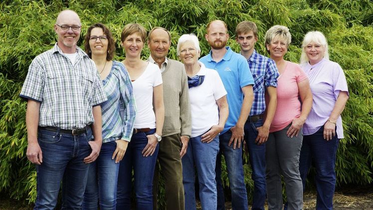 Die Familien Stoffers und Poplawski und ihr Team. Bild: Poplawski.