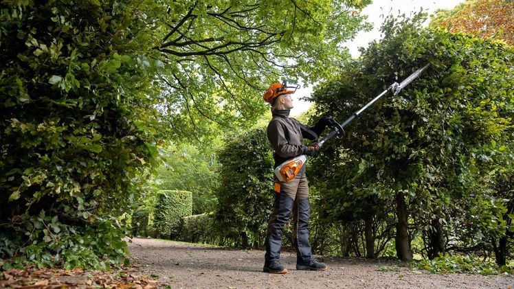 Der STIHL HLA135 ist der leistungsstärkste Akku-Heckenschneider im STIHL Sortiment. Bild: STIHL.  Der STIHL HLA135 ist der leistungsstärkste Akku-Heckenschneider im STIHL Sortiment. Bild: STIHL.