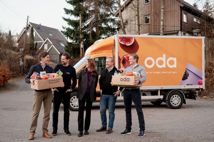 v.l.n.r. Staffan Mörndal (Partner, Verdane Capital), Karl Munthe-Kaas (Co-Gründer und CEO, Oda), Kristin Thornes Woldsdal (Managing Director, Oda Norwegen), Vegard Aakre Vik (Co-Gründer und CFO, Oda), Martin Gjølme (Partner, Summa Equity). Bild: Oda.