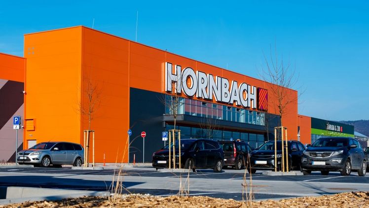 Der Eingang des HORNBACH-Marktes in Nitra. Bild: HORNBACH.