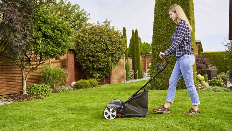 Neuer AL-KO 18V Bosch Home & Garden compatible Akku-Spindelmäher Razor Cut 38.4 Li HM Comfort. Bild: AL-KO.