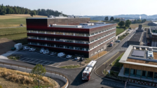 Schlüsselübergabe für das neue Laborgebäude von Agroscope in Posieux. Bild: © Johann Marmy, Agroscope.