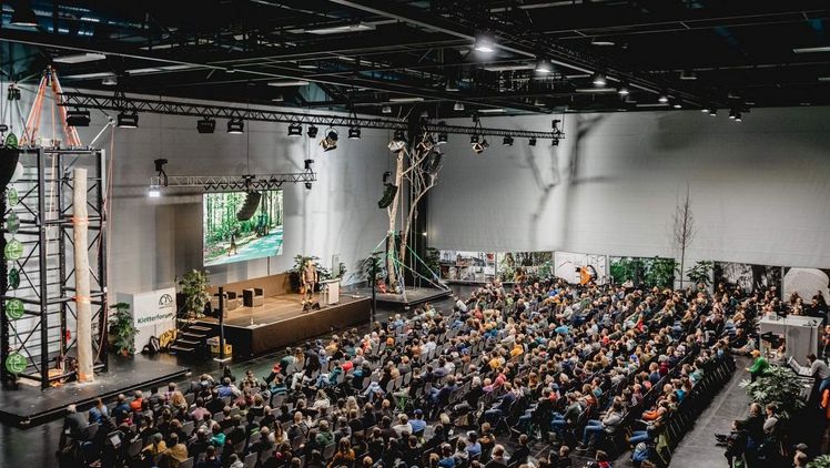 Auch 2024 Jahr ist das Kletterforum bei den Deutschen Baumpflegetagen der Ort für praktische Demonstrationen. Foto: Deutsche Baumpflegetage.