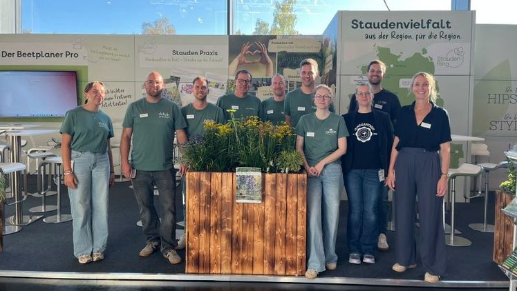 Das Team vom Stauden Ring auf der GaLaBau in Nürnberg. Bild: Stauden Ring.