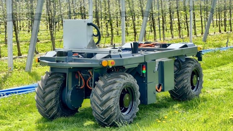 Der ELWOBOT auf den Versuchsflächen des LfULG in Pillnitz. Bild: © LfULG/ Hofer.