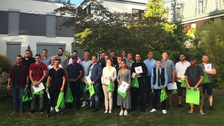 Gärtner/innen aus Mittelhessen nach der Zeugnisübergabe. Bild: FGL.