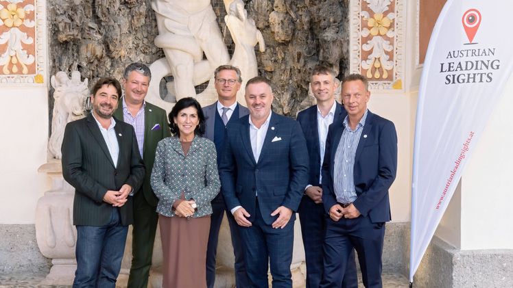 Franz Gruber (Geschäftsführer DIE GARTEN TULLN) mit dem Präsidium der Austrian Leading Sights Stefan Hering-Hagenbeck (Tiergarten Schönbrunn), Danielle Spera (Jüdisches Museum Wien), Johannes Hörl (Großglockner Hochalpenstrasse), Klaus Panholzer (Schloss Schönbrunn), Stefan Isser (Swarovski Kristallwelten) und Generalsekretär Patrick Quatember. Bild: © Daniel Zupanc.