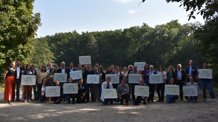 16 Städte und Gemeinden erhalten 2024 das Label "StadtGrün naturnah". Bild: Kommbio.