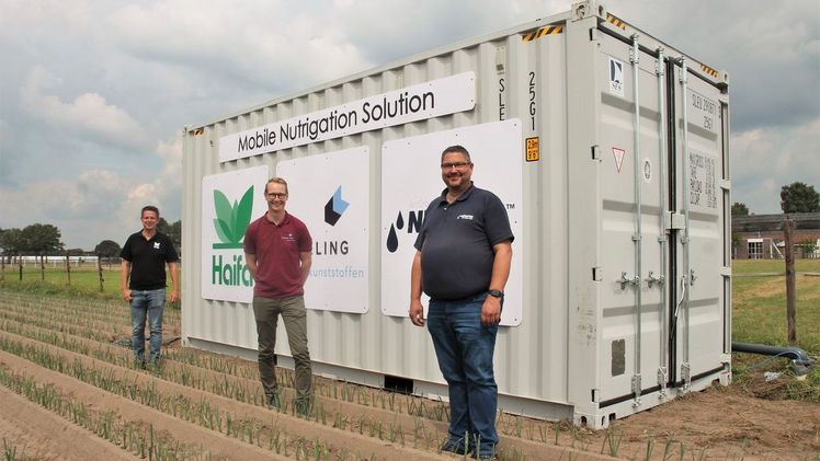 Von links nach rechts: Willem-Jan de Kort (Haifa), Hessel Luiten (Kemeling Kunststoffen), André van Sprengen (Netafim). Bild: MNS.