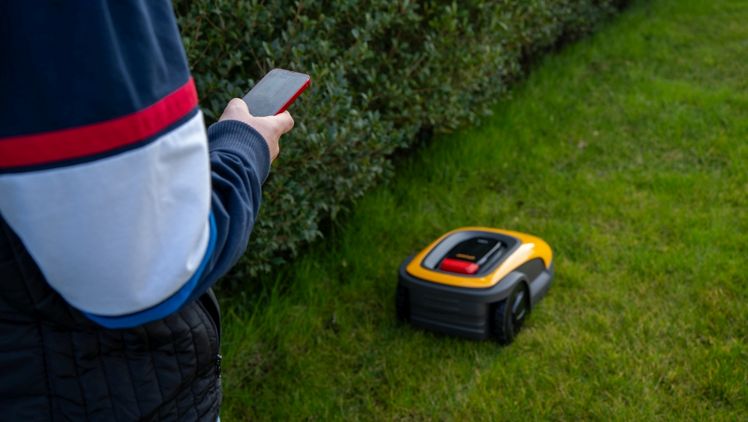 Autonome Mähroboter sind beliebte intelligente Helfer bei den Deutschen. Bild: © STIGA GmbH. Autonome Mähroboter sind beliebte intelligente Helfer bei den Deutschen. Bild: © STIGA GmbH.