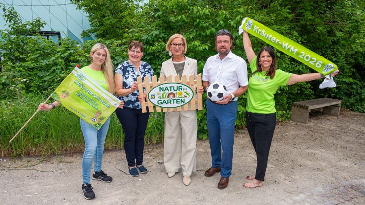 „Kräuter-WM“ Projektleiterin Tamara Wild, „Natur im Garten“ Geschäftsführerin Christa Lackner, Landeshauptfrau Johanna Mikl-Leitner, „Natur im Garten“ Geschäftsführer Matthias Wobornik und Prokuristin Sandra Pfister. Bild: © „Natur im Garten“ / J. Ehn.