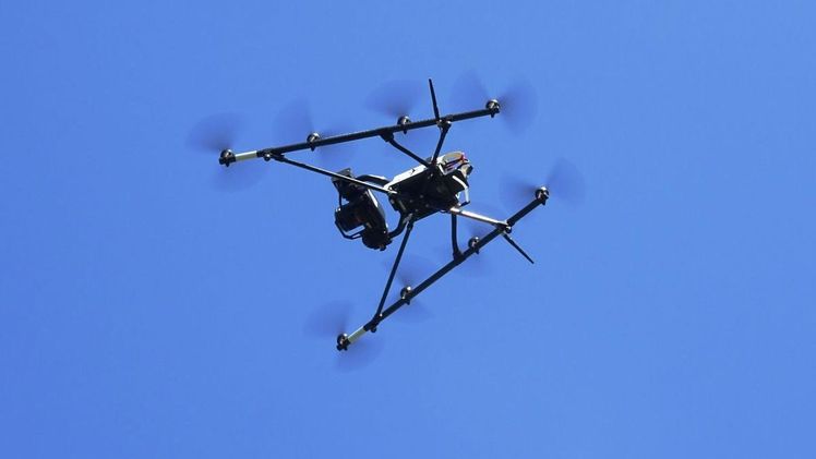 Unbemannte Fluggeräte, auch Drohnen genannt, liefern Daten aus der Vogelperspektive, die Auskünfte über den Zustand des Ackers und der darauf angebauten Feldfrucht geben können. Bild: LWK Niedersachsen.