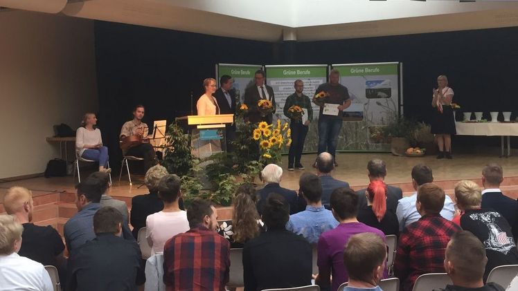 In Gera fand die Zeugnisübegabe statt. Bild: FGL.