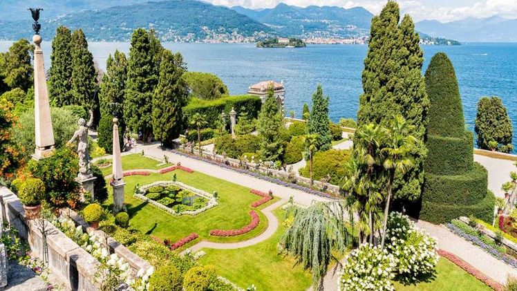 Um ihre hohe touristische Attraktivität zu erhalten, bedürfen Grünanlagen einer ständigen Pflege und damit einer immer effizienteren und anspruchsvolleren Mechanisierung. Bild: Comogarden.