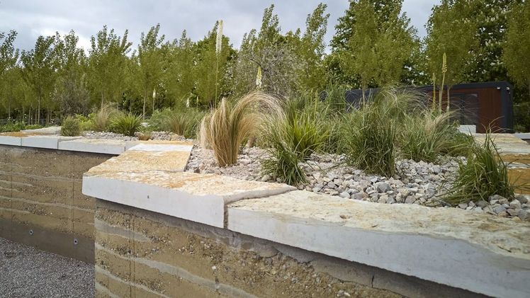 Der „Garten der Zukunft“ veranschaulichte auf der bayerischen LGS 2024, was bei wärmeren klimatischen Bedingungen wächst. Studierende der HU Weihenstephan-Triesdorf planten den Themengarten. Bild: Carolin Tietz, VGL Bayern. Der „Garten der Zukunft“ veranschaulichte auf der bayerischen LGS 2024, was bei wärmeren klimatischen Bedingungen wächst. Studierende der HU Weihenstephan-Triesdorf planten den Themengarten. Bild: Carolin Tietz, VGL Bayern.