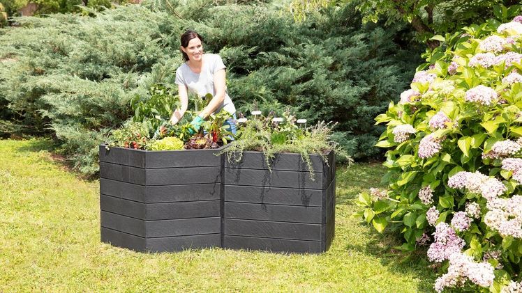 Für die kommende Gartensaison werden diese Hochbeet-Systeme auch in grauer Schieferoptik "Stone" eingeführt. Bild: GRAF.