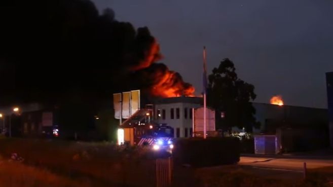 Feuer bei Bosman Van Zaal. Bildschirmabbildung: youtube.com.