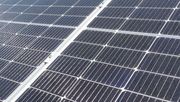 Moor-PV bezeichnet die Nutzung degradierter Moorflächen zur Stromerzeugung durch Photovoltaikanlagen und die damit einhergehende dauerhafte Wiedervernässung. Bild: GABOT.