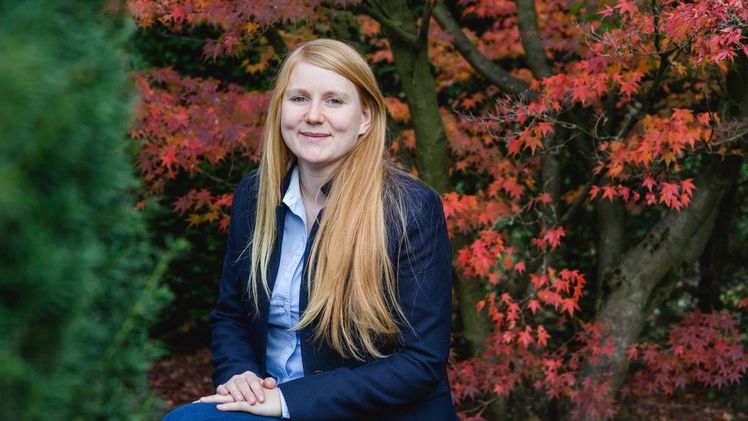 Maria Rohkemper führt zusammen mit ihrer Schwester Annegret Rohkemper sowie der Senior-Chefin Margareta Kulmann-Rohkemper ein GaLaBau-Unternehmen mit eigener Baumschule in Marl (NRW). Bild: BGL/Susanne Beimann.
