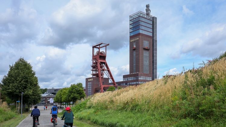 Die Transformation der riesigen Flächen ehemaliger Zechengelände und Trassen in NRW ist eine Mammutaufgabe, bietet aber auch außergewöhnliche Chancen für die Entwicklung wertvoller Naturerfahrungsräume und wohnortnaher Erholung. Foto: IGA2027/Rupert Oberhäuser. 