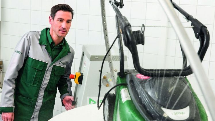 Produktprüfung DEKRA Power Tools. Bild: DEKRA.