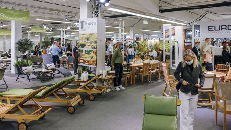Die gardiente ist eine branchenfokussierte Fachmesse für Anbieter von Gartenmöbeln, Sonnenschirmen und Schirmständern, BBQ, Textilien und hochwertigen Accessoires, die ein fachhandelsorientiertes Produktportfolio vorweisen. Bild: gardiente.