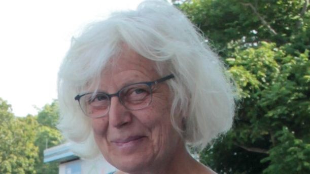 Päonien-Züchterin Annegret Rose aus Erfurt. Bild: © Deutsche Bundesgartenschau-Gesellschaft.