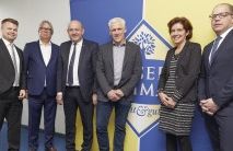 EDEKA Südwest und Erzeuger unterzeichnen Vereinbarung. Bild: EDEKA.